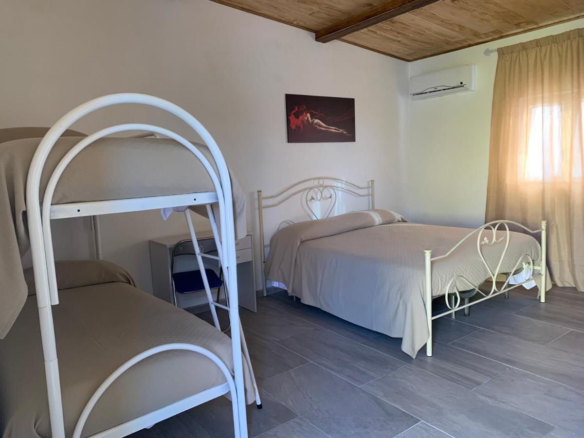 Casa Acito Bed & Breakfast Stornara Bagian luar foto